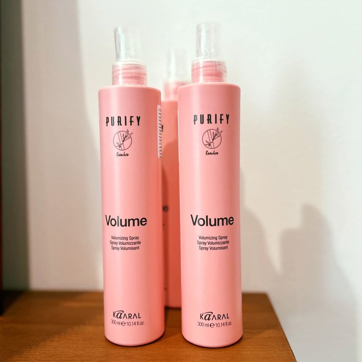 VOLUME VOLUMISING SPRAY Suteikiantis plaukams apimties nenuplaunamas purškiamas fliuidas (300 ml) 1vnt